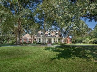 39726 River Oaks Dr, Ponchatoula, LA 70454