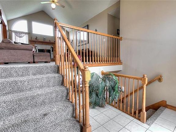 2nd image of 506 Holt Dr