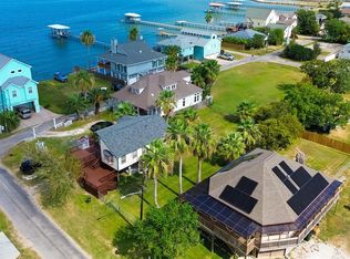 115 12th St, San Leon, TX 77539