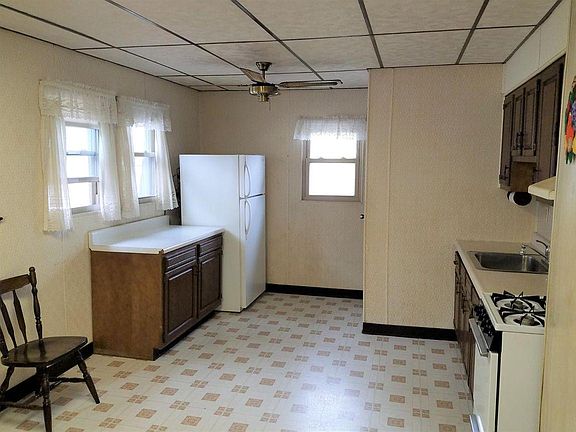 3rd image of 2721 Cleveland St