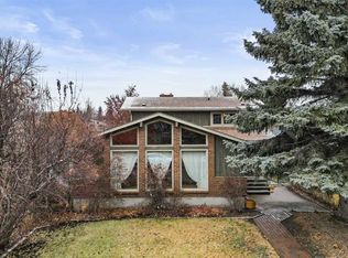 27 N Sunmount Cres SE, Calgary, AB T2X1V9