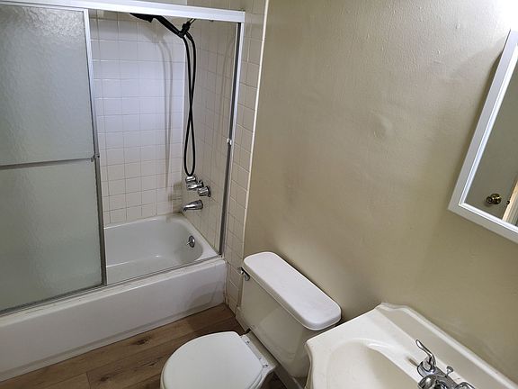 4th image of 1536-38 Locust Ave APT H