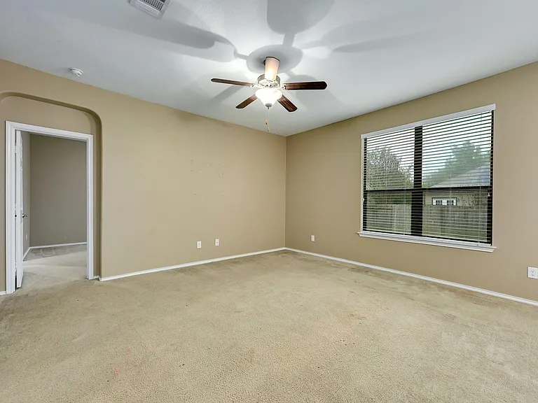 1029 Hyde Park Dr — Photo 13