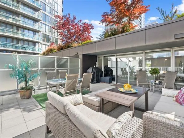 233 Robson St, Vancouver, BC
