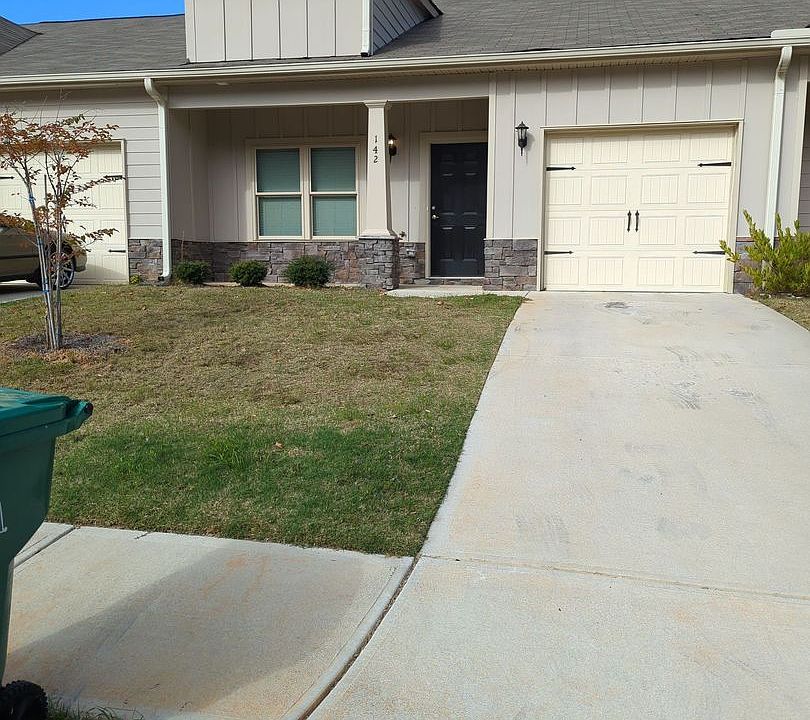 1st image of 142 Cypress Oak Trl NW
