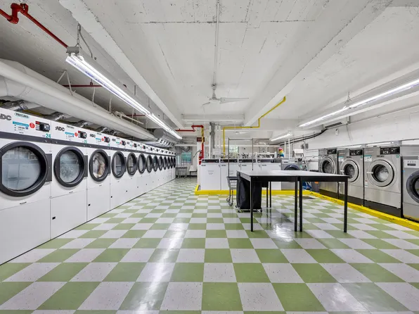 142-05 Roosevelt Avenue image 10 of 13