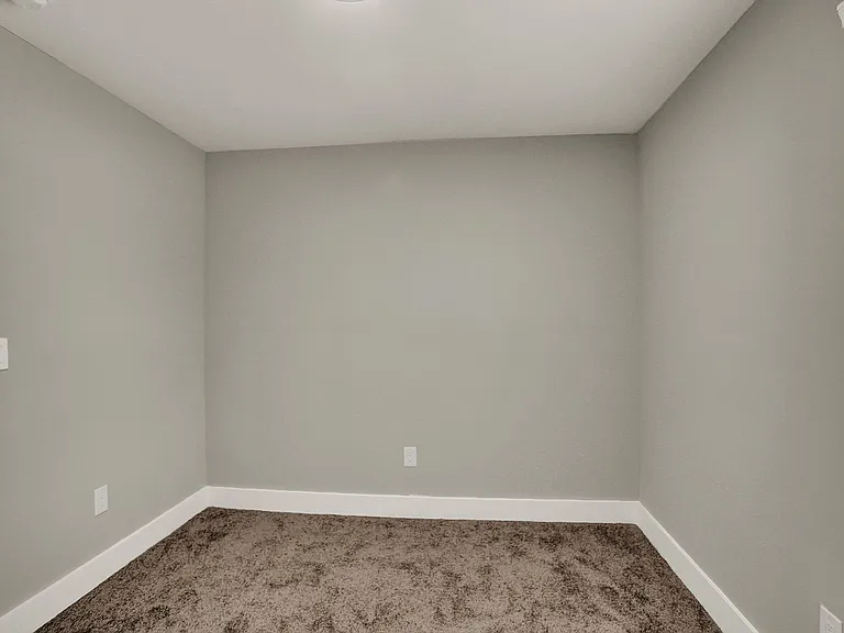 1117 E Naomi St — Photo 18