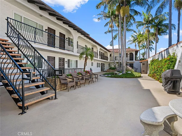 2175 S Coast Hwy — Photo 41