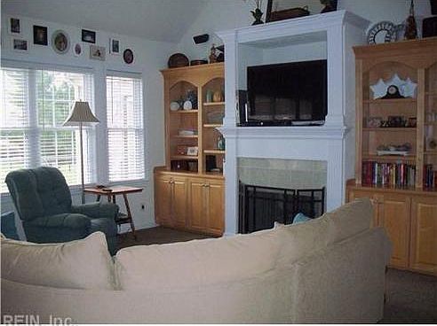 2nd image of 408 Vespasian Cir