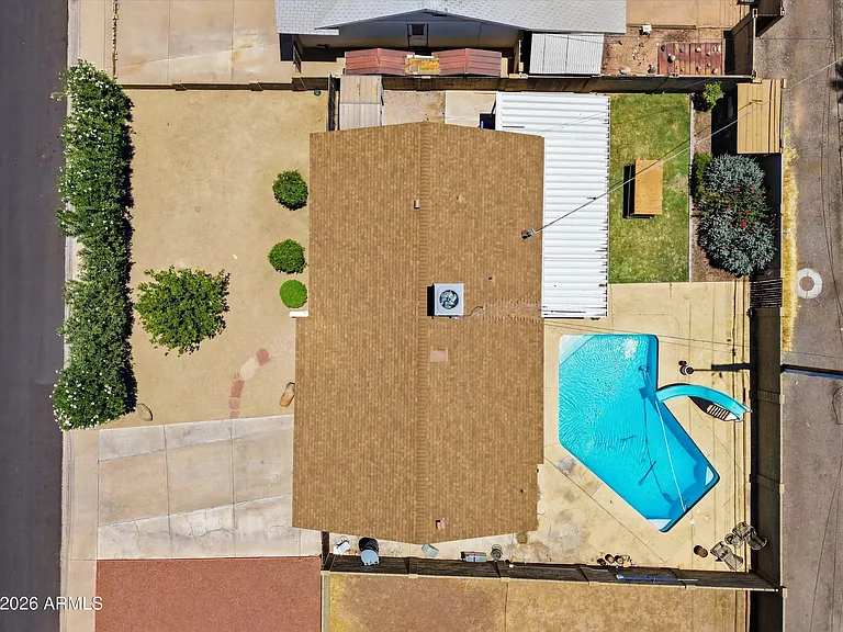1015 E Marigold Ln — Photo 20