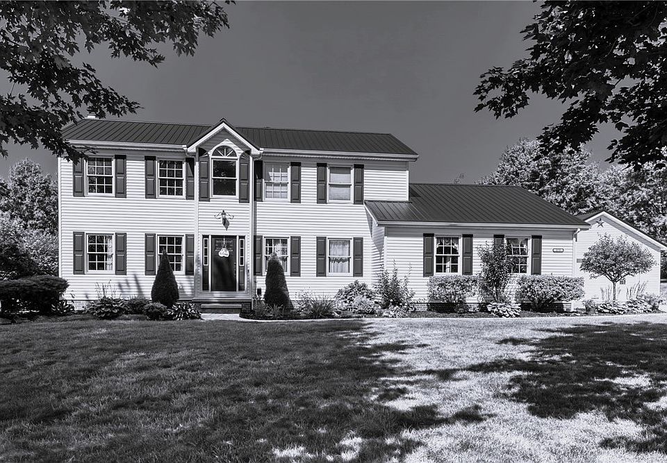 Apple - road 6010 Apple Rd, Shorewood, MN 55331 | Zillow