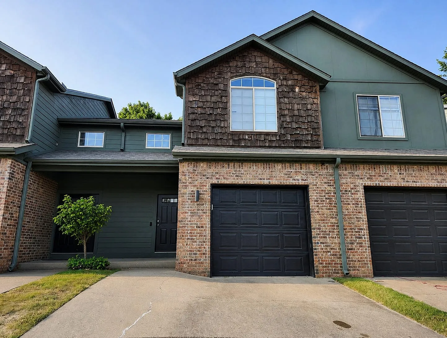 790 W Breeze Cv — Photo 2