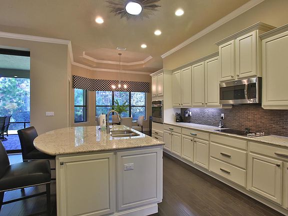 5th image of 648 Woodbridge Dr