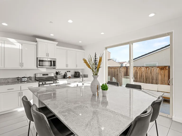 Twin Oaks Rd — Photo 15