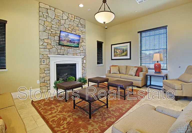 3273 Central Pkwy — Photo 24