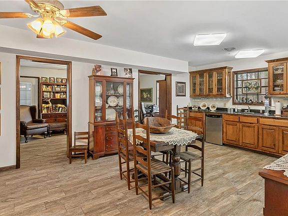 5th image of 3557 Pine Knolls Dr