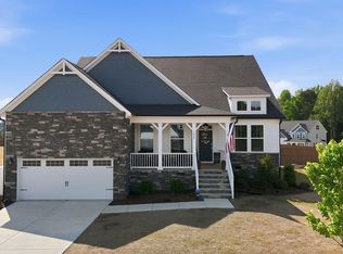 192 Castle Pond Way, Fuquay Varina, NC 27526