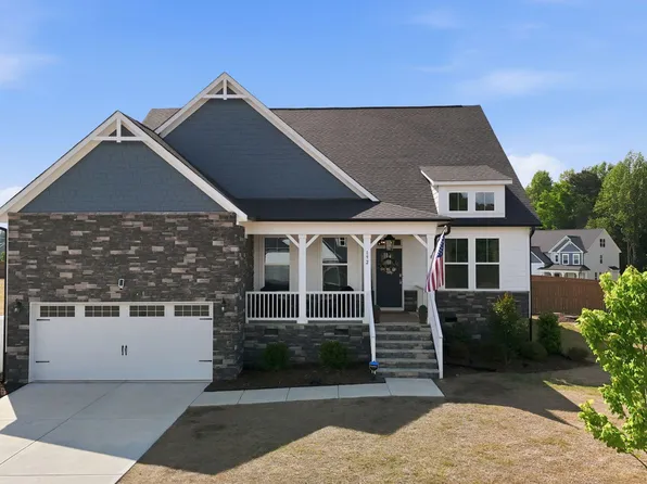 192 Castle Pond Way, Fuquay Varina, NC 27526