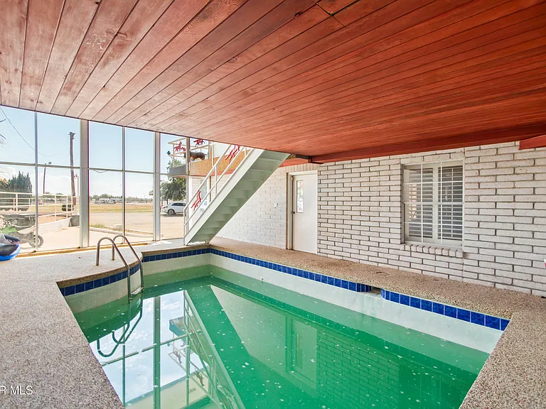 8614 Holmsley Trl — Photo 21