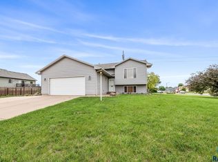 5816 S Galway Ave, Sioux Falls, SD 57106