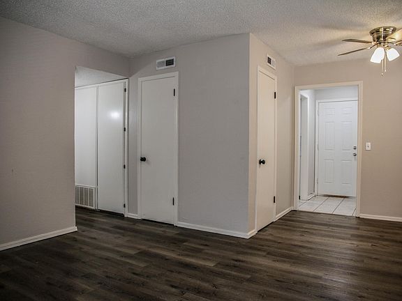 4th image of 912 Delmar Cir #912