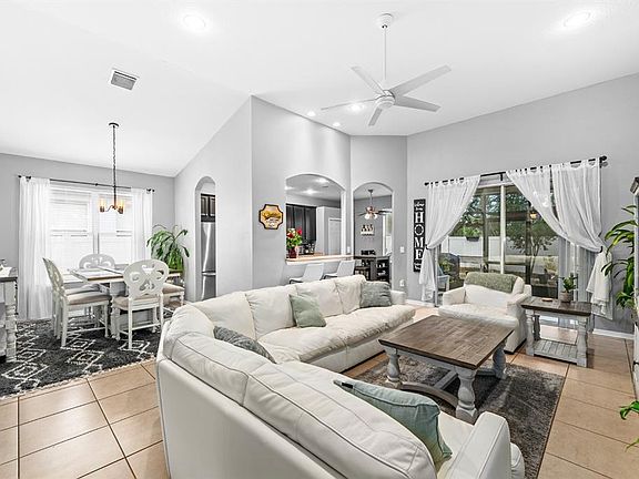 3rd image of 10207 Avelar Ridge Dr