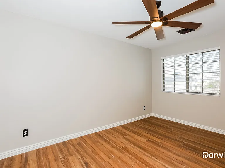 23696 N Oasis Blvd — Photo 10