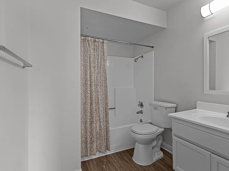 La Sierra Apartments — Photo 42