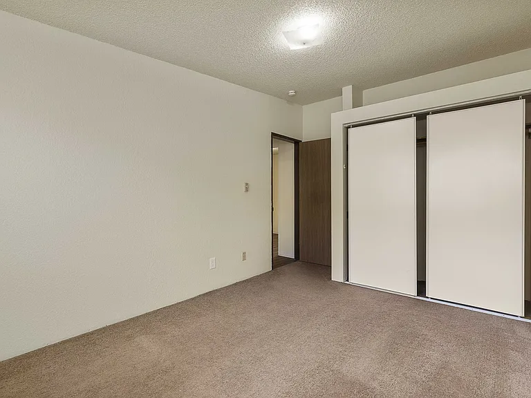 Badger & Blue Lake Apartments — Photo 15
