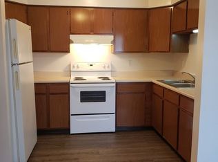 905 N 15th St APT 7, Indianola, IA 50125