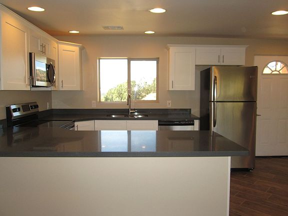 4th image of 150 Sombart Ln #207