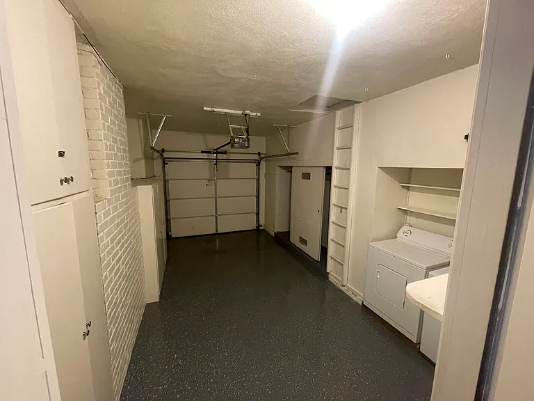 One-Car Garage