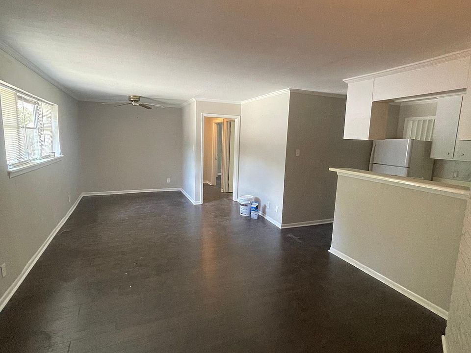 1st image of 8 Briar Dale Ct APT 6