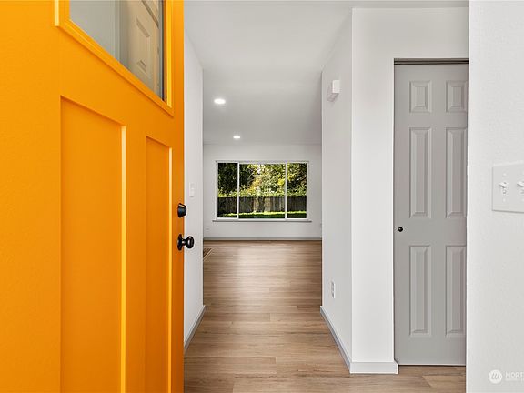 3rd image of 306 Cascade Avenue