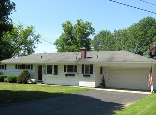 526 Meadow Ln, Strykersville, NY 14145