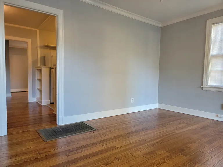 535 S Barksdale St — Photo 4