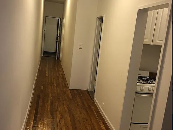 3rd image of 450 W 58th St APT 4g