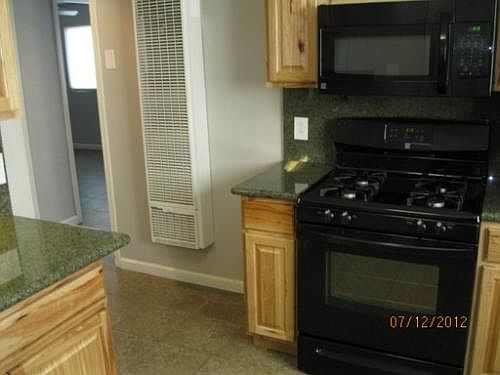 5th image of 1943 C St APT 4