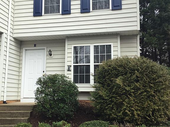 2nd image of 212A Asheville St