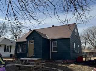 416 2nd St SW, Renville, MN 56284