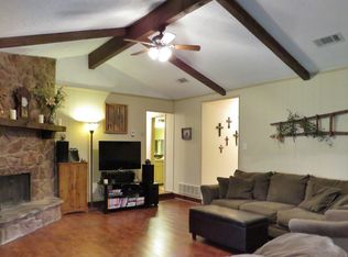 6808 Summit Ridge Dr, Watauga, TX 76148