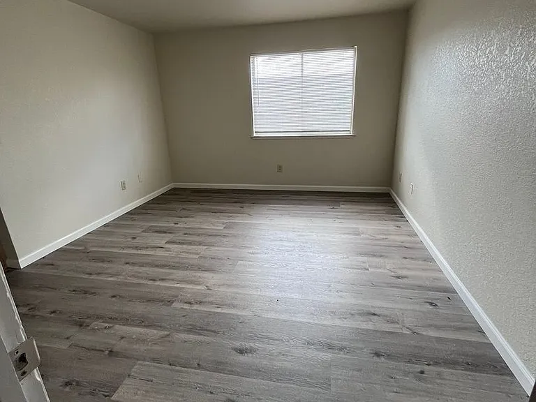 3401 Cassie Ln — Photo 6