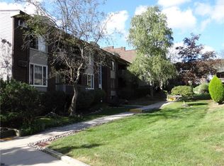 120 Country Club Ln, Pomona, NY 10970