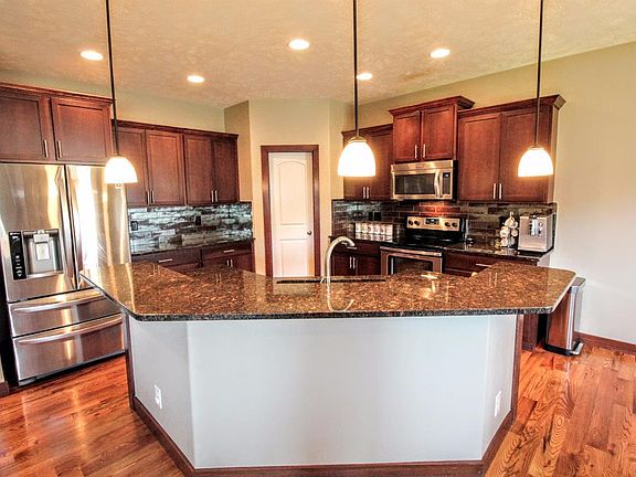 4th image of 2901 Valley Stream Dr