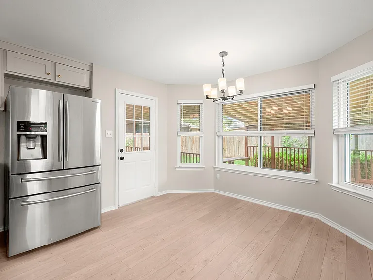 2113 Rosemary Ln — Photo 11
