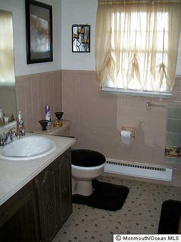 2nd image of 940 Aberdeen Drive #A