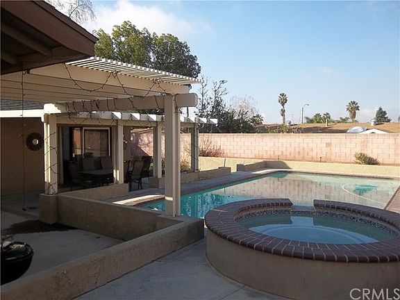 4th image of 2624 S Plainfield Dr