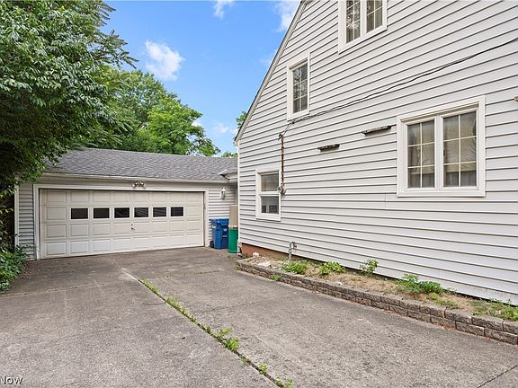 3rd image of 7790 Lewis Rd