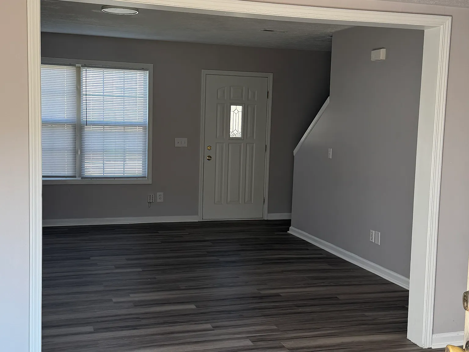 3 bed, 1100 sqft, $1,000 — Photo 4