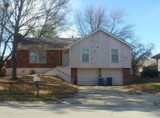 2000 Place Liberte Dr, Liberty, MO 64068